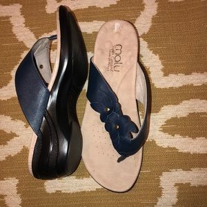 Size 9 Malu thong wedged sandals